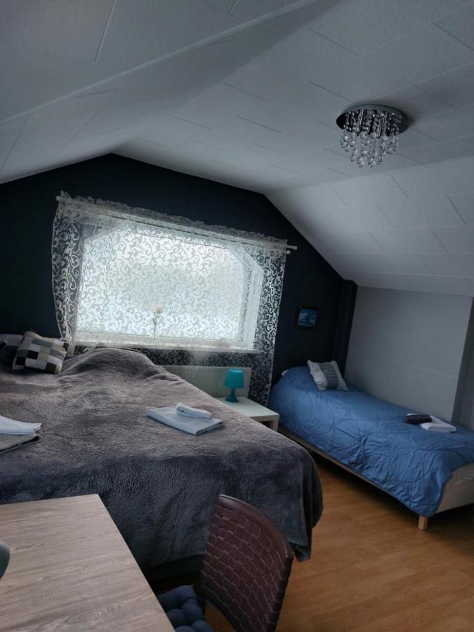 Twin Room With Shared Bathroom Njarthvik Εξωτερικό φωτογραφία