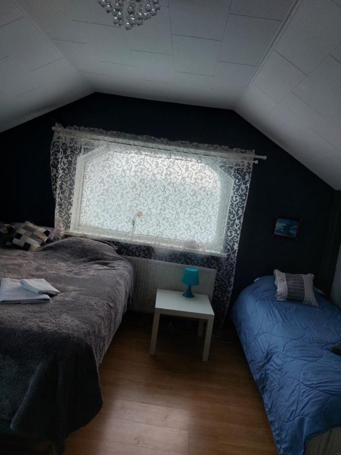 Twin Room With Shared Bathroom Njarthvik Εξωτερικό φωτογραφία